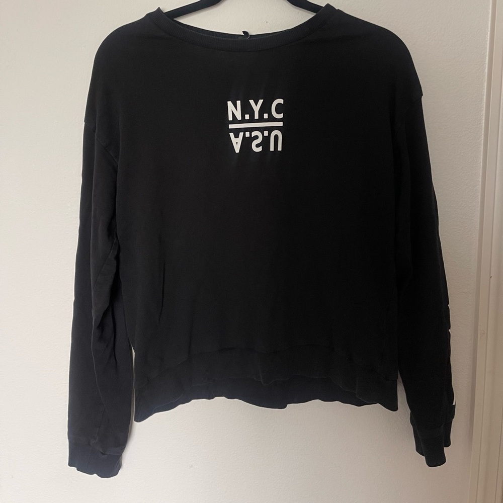 H&M New York long sleeve top